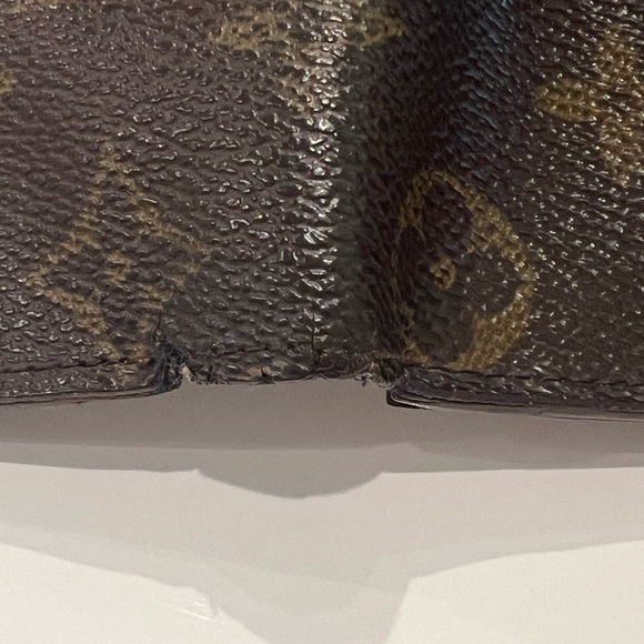 AUTHENTIC LOUIS VUITTON MONOGRAM MARCO WALLET - Picture 15 of 17